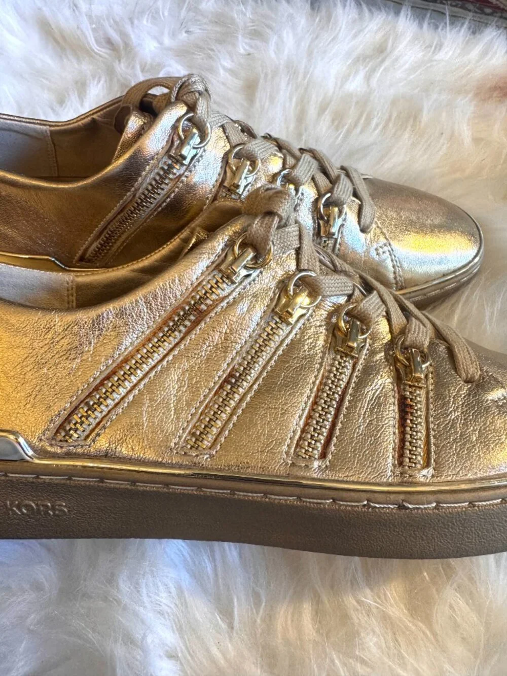 Women Michael Kors  golden leather Chelsie sneakers sz 7,5 NWOT